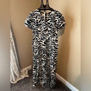Loving this pattern!!!  Perfect dress from Who What Wear.  NWT!!
